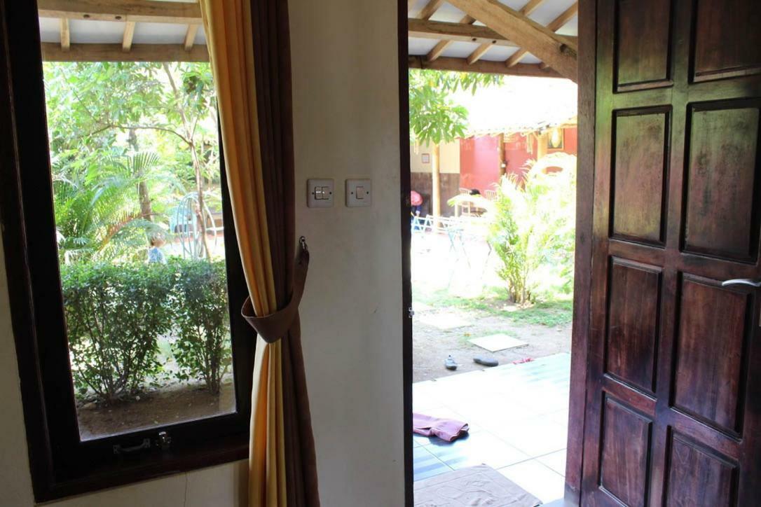 Harrys Oceanhouse 2 Pacitan Apartman Kültér fotó